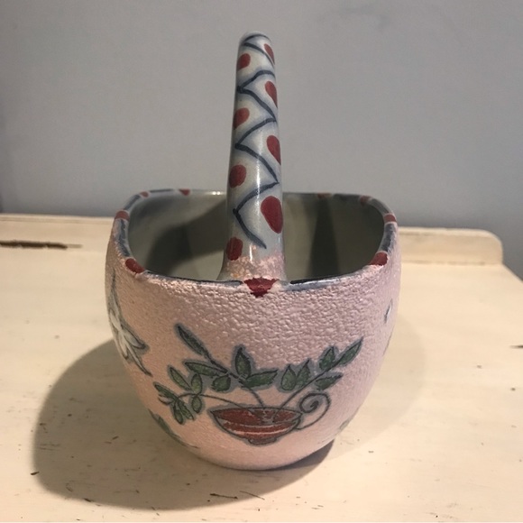 Vtg  Hand Painted Italian Pottery Basket Winter Theme Deer And Lute Signed E R - Picture 4 of 12